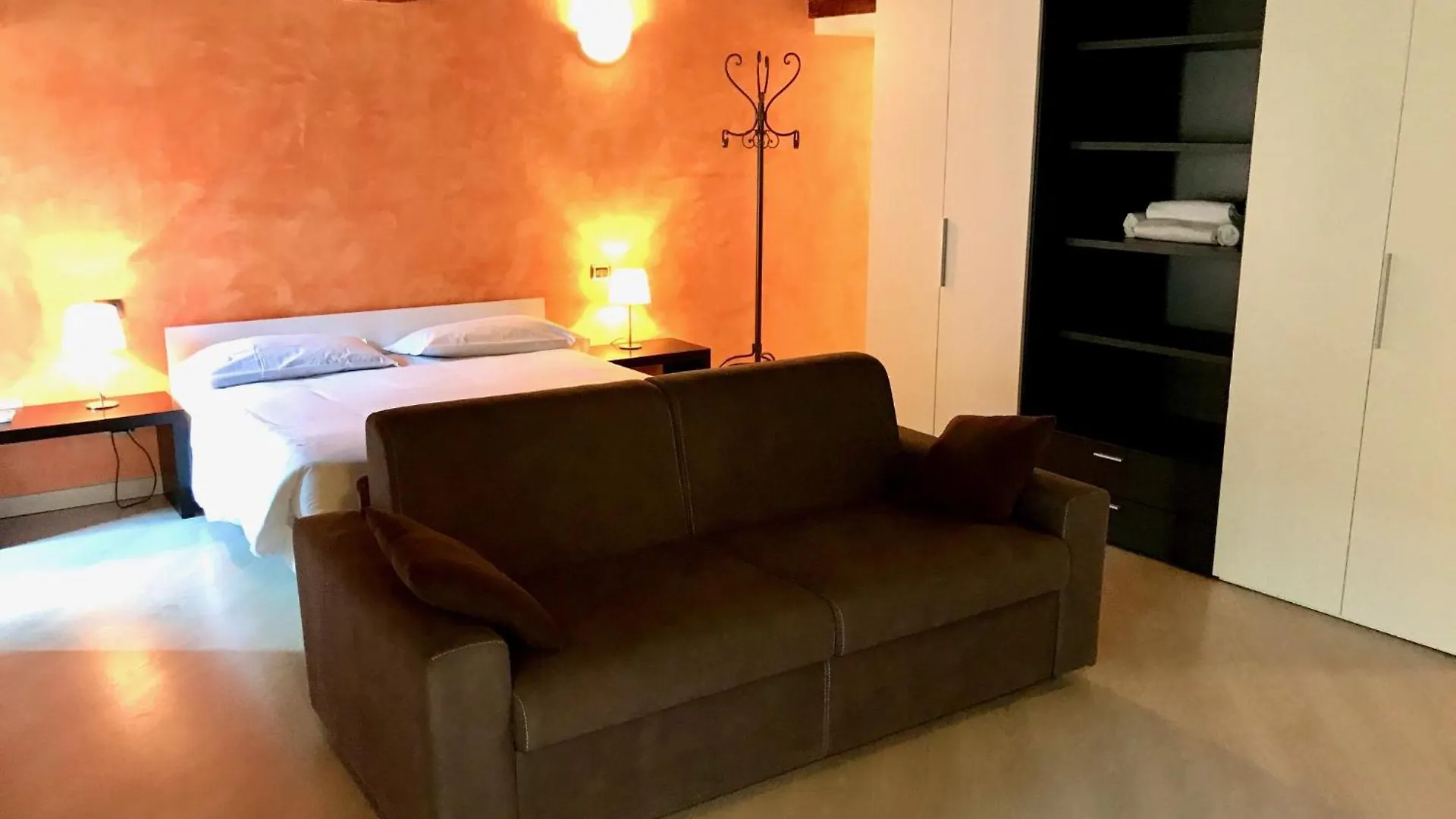 Room Verona Ai Duchi 0*,